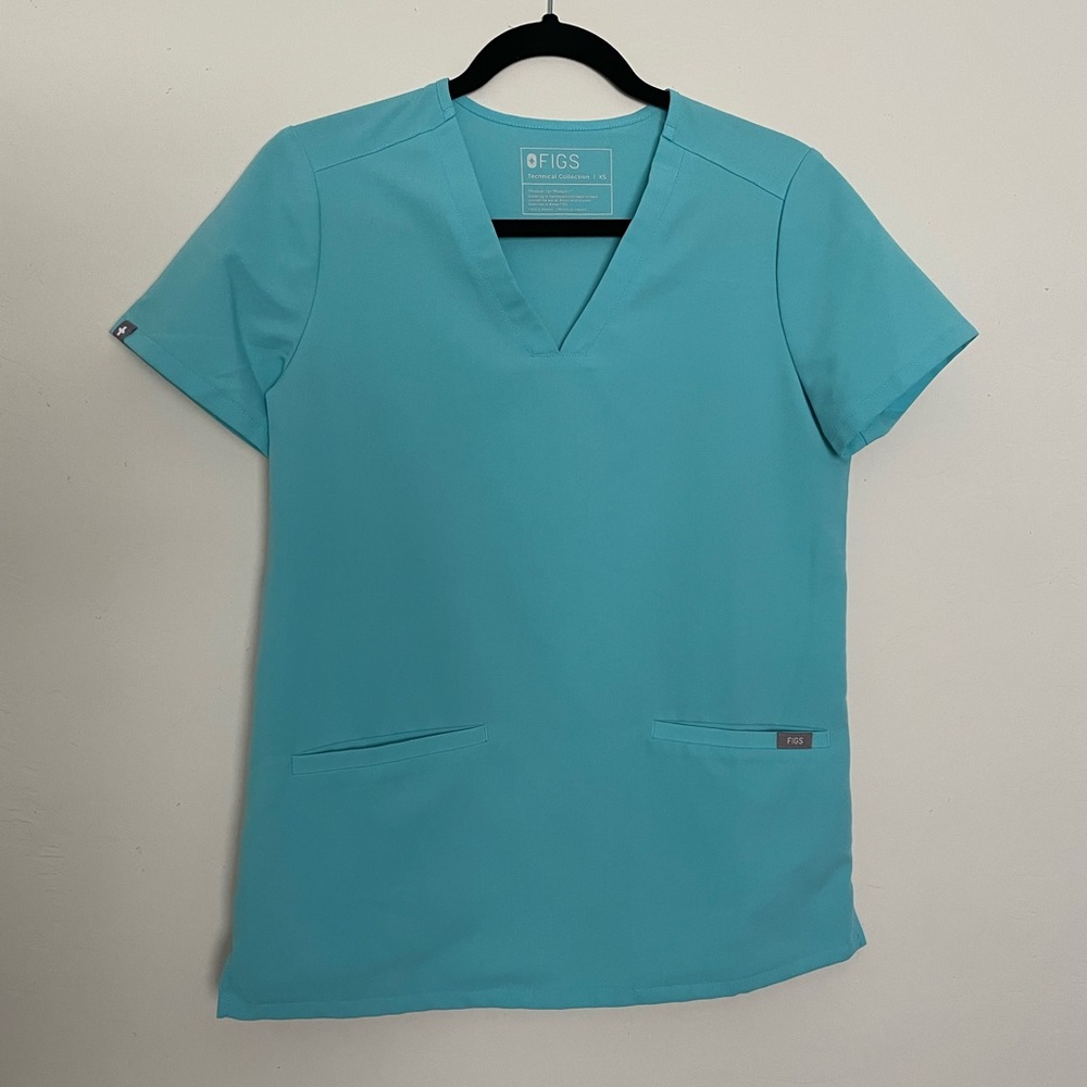 Figs Casma Three Pocket Scrub Top